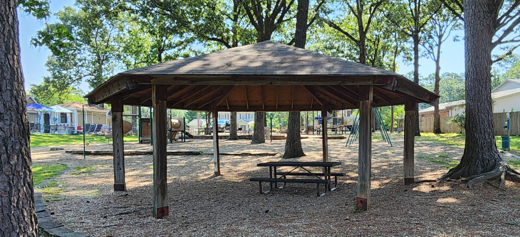 Marlowe Manor Park Pergola